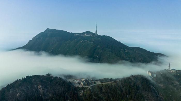 南岳衡山現(xiàn)壯美云瀑景觀(guān)