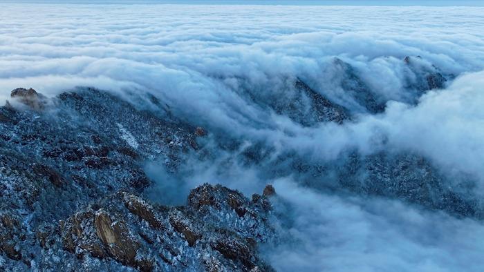 河南堯山：初雪新霽 云?？澙@