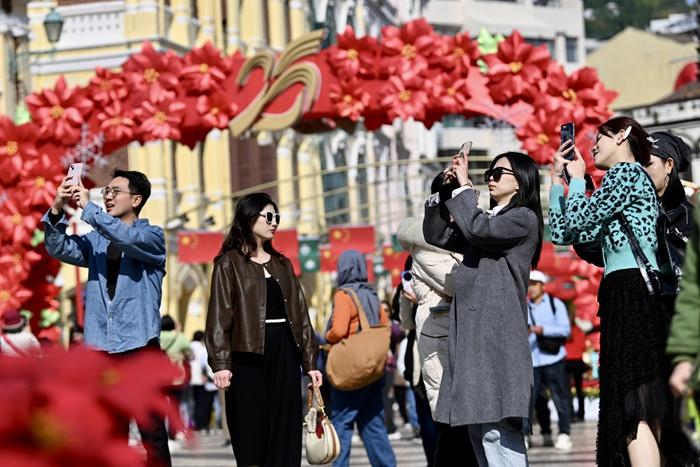 澳門回歸祖國25周年紀(jì)念日 市面洋溢喜慶氛圍