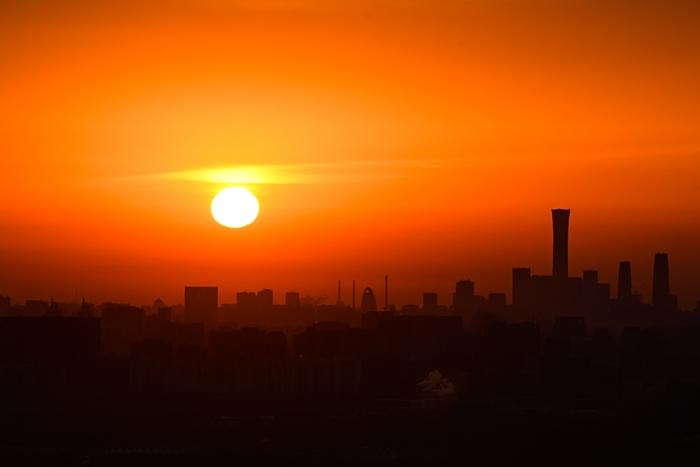 新年日出來啦！迎接2025年的第一縷陽光