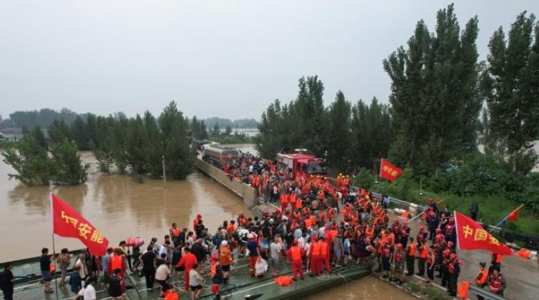 “逆行”重器中流擊水，創(chuàng)造救援速度奇跡<p>以精銳之“能”，護(hù)百姓之“安”，每一次極速救援，都是一場(chǎng)全力以赴，是承諾更是本色。<p>